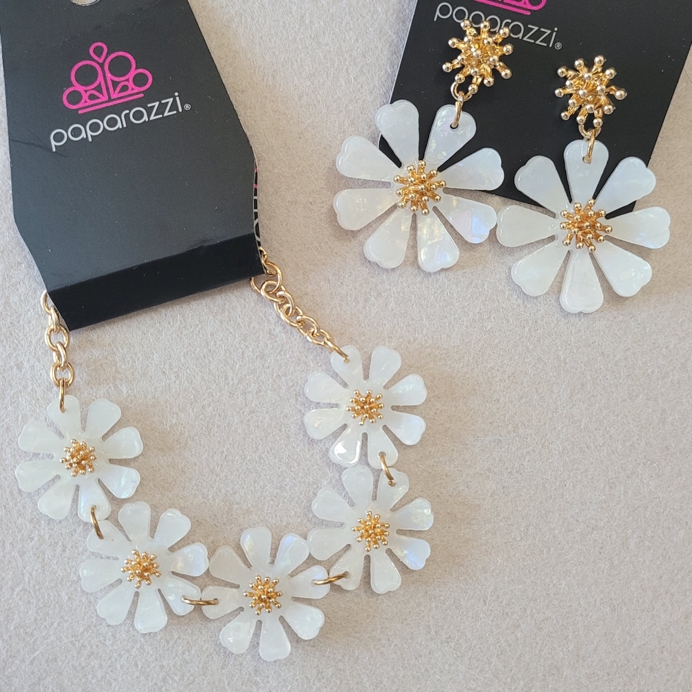 statement Daisy Jewelry Set Gold White - Picture 2 of 6